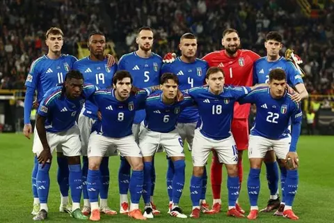 بـ10 لاعبين.. منتخب إيطاليا يلدغ اليونان بهدف إسبوزيتو وديًا